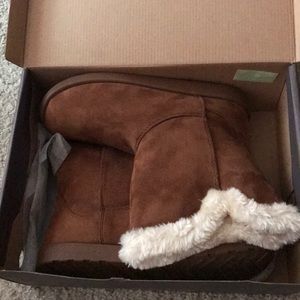 Women’s Tan Suede Fur Lining 1” Heel Size 9/10